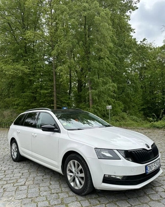 Skoda Octavia cena 45900 przebieg: 217490, rok produkcji 2019 z Nysa małe 254